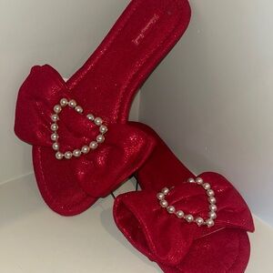Victoria’s Secret pearl heart bow sandal